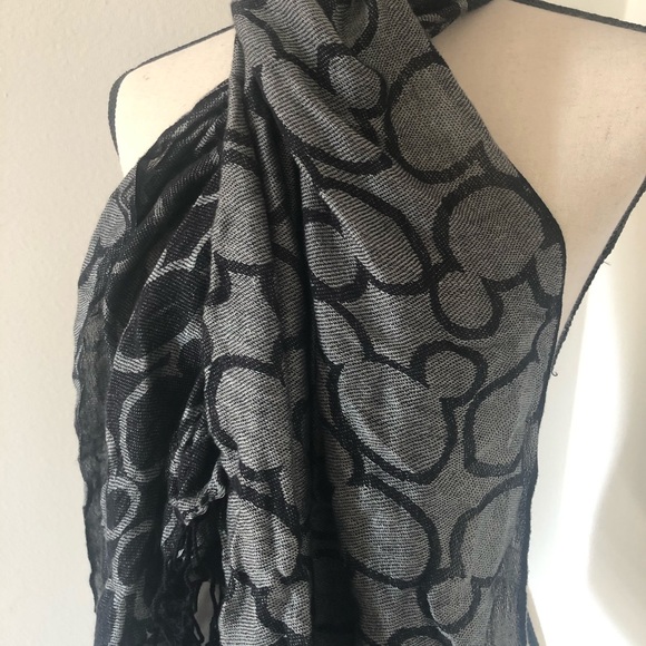 Used Lightweight Disney MM scarf - Picture 2 of 6
